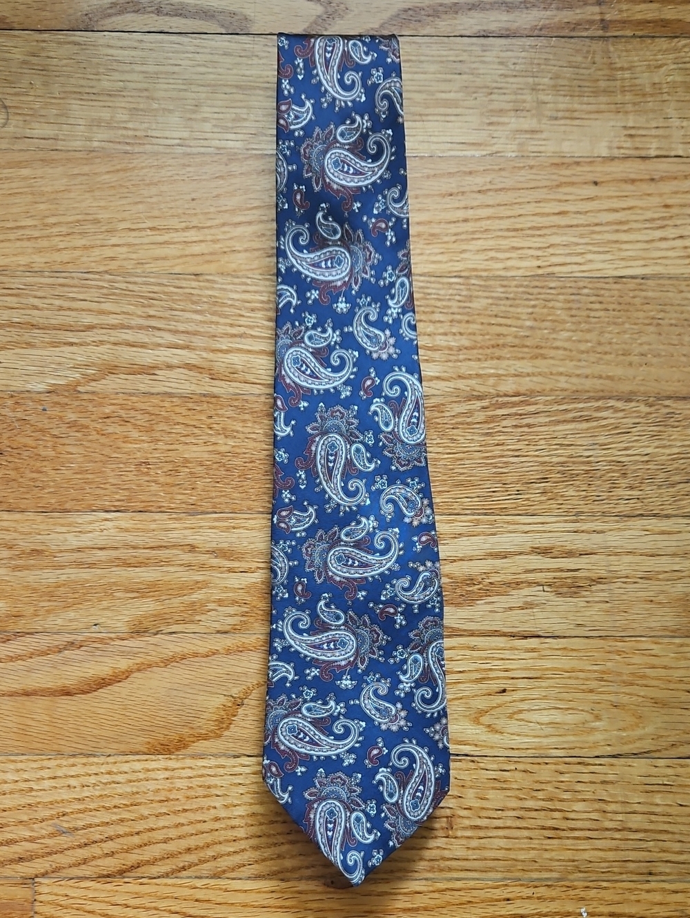 Oscar de la Renta Navy Paisley Silk Tie with Cream and Brown Accents
